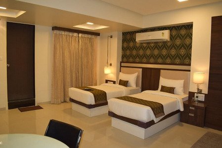 Hotel Seven Sky