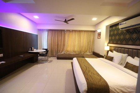 Hotel Seven Sky
