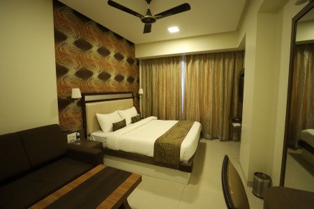 Hotel Seven Sky