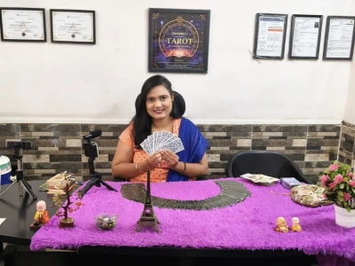 Ojaswiniee Tarot & Astrology Services