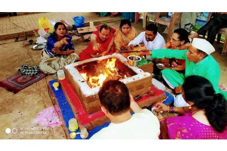 Pandit Joshi Guruji for Puja Services