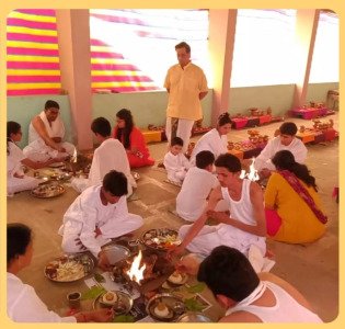 Pandit Shree Chetan Thete in Trimbakeshwar